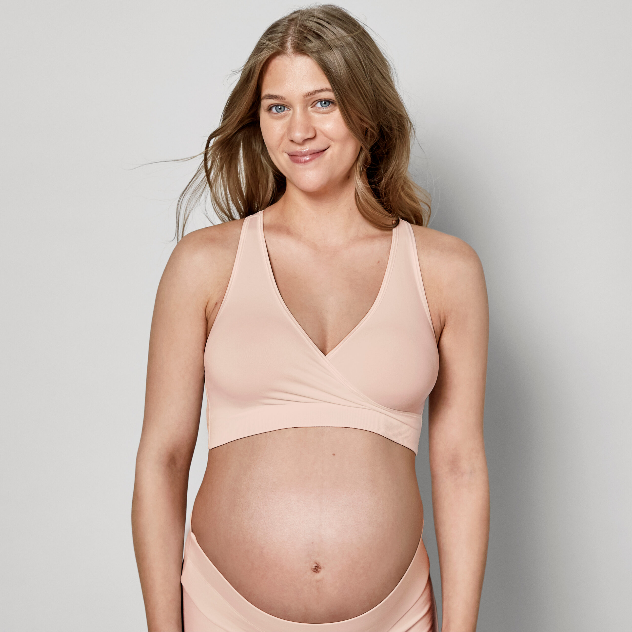 Medela, Nursing Bra for Sleep and Breastfeeding, Crisscross Front, Rac –  Zecoya